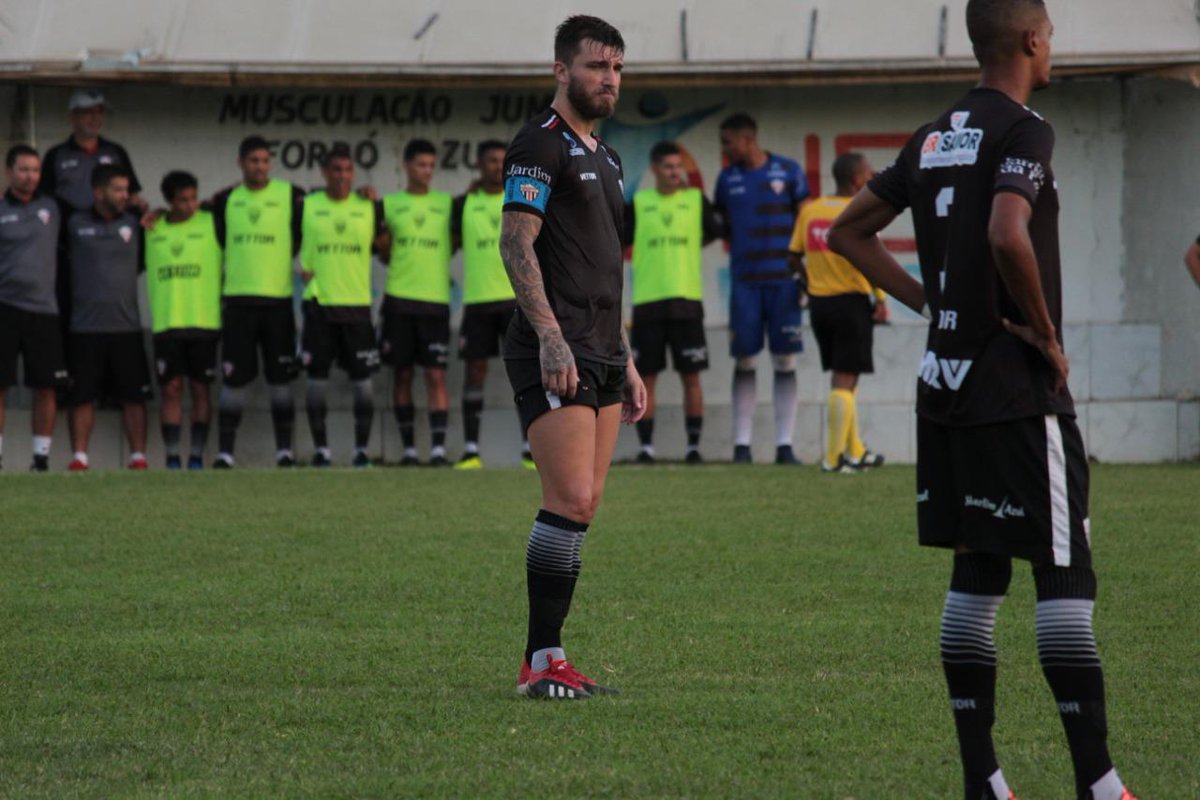 globoesporteES's tweet photo. Zagueiro Aislan minimiza desfalques, critica gramado do Robertão e mantém confiança na classificação https://t.co/Jcwtkifqkm #FutebolCapixaba #Aislan #Serra #SérieD https://t.co/3v7WTrtrBW