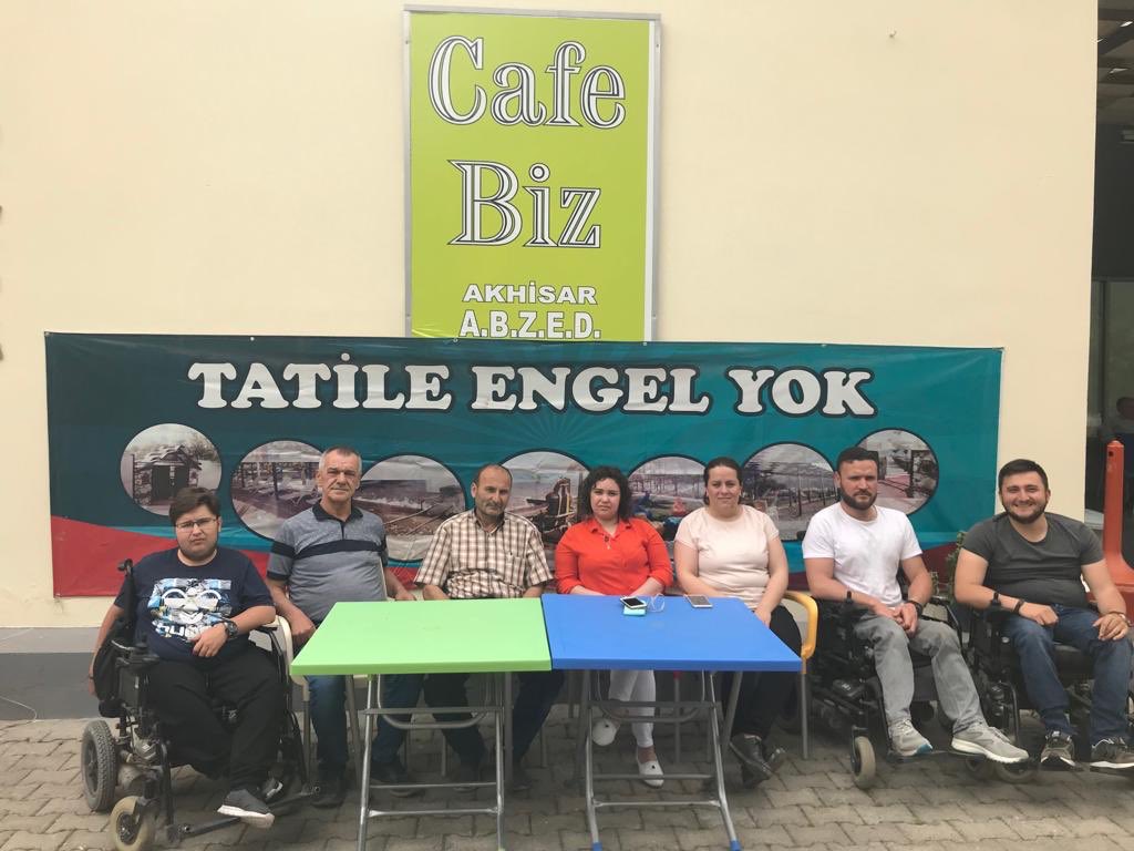 AkhisarABZED's tweet photo. Sadece Akhisar'da değil Türkiye'de denize girmemiş bir tane dahi engellimizin kalmaması ve bu projenin Türkiye genelinde bütün sahil şeritlerinde uygulanması için desteklerinizi bekliyoruz. CAFE BİZ VİDEO https://t.co/yURWWsMlzh @YouTube aracılığıyla https://t.co/8kcIF5GPbT