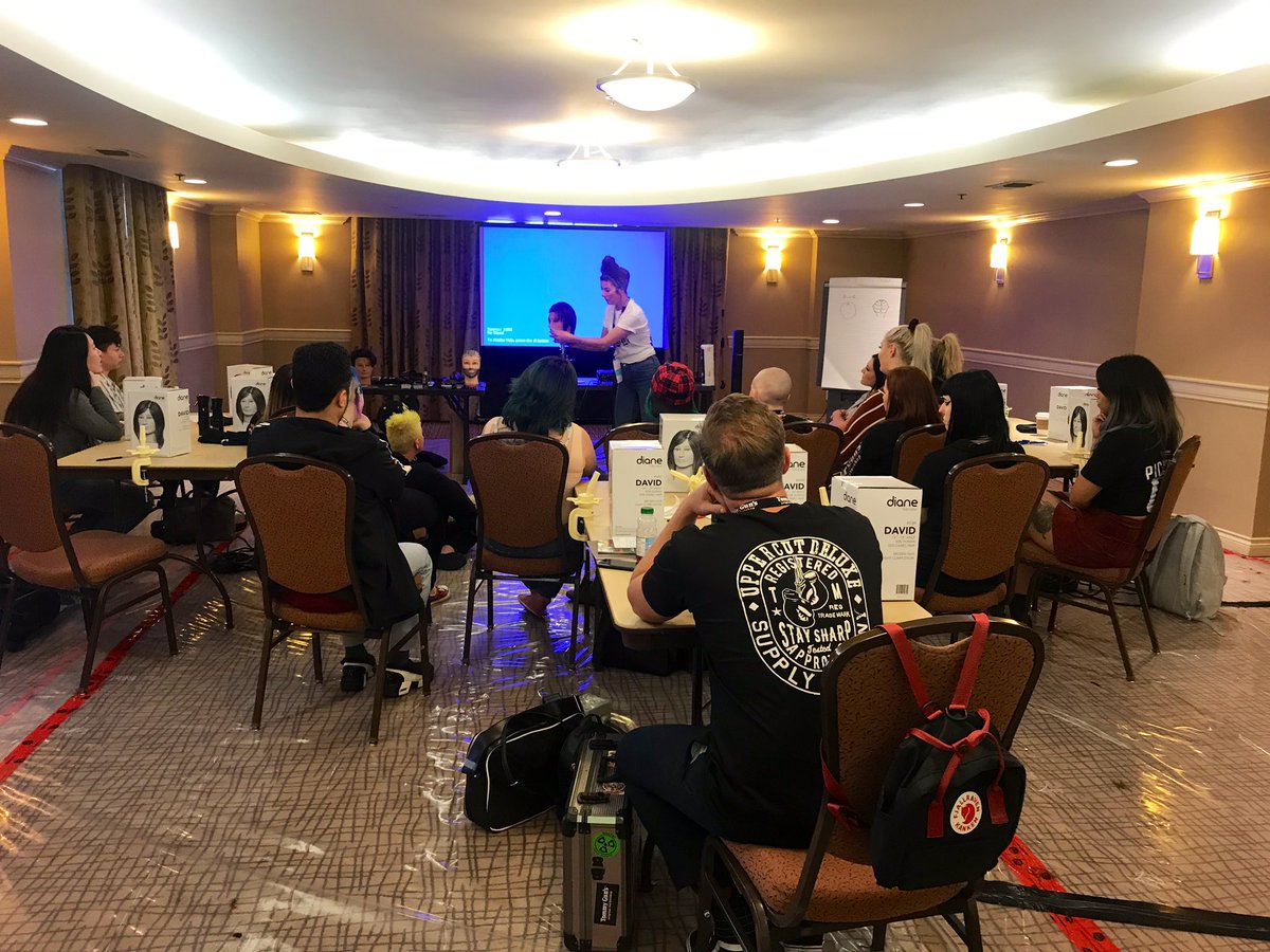 TommyGunsBarber's tweet photo. Our #barbers are improving their #scissor cutting, #taper fade and #razor techniques!
#TGSummit19 @UppercutDeluxe https://t.co/15ePqr0EfS
