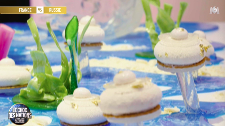 KFPproduction's tweet photo. RT si tu penses que la 🇫🇷 va l'emporter ! #LMP #LeMeilleurPatissier #LMPPro @cyril_lignac @PierreHerme_FR @BenoitBlin_MCA @juliavignali https://t.co/9RDfNCSf3n