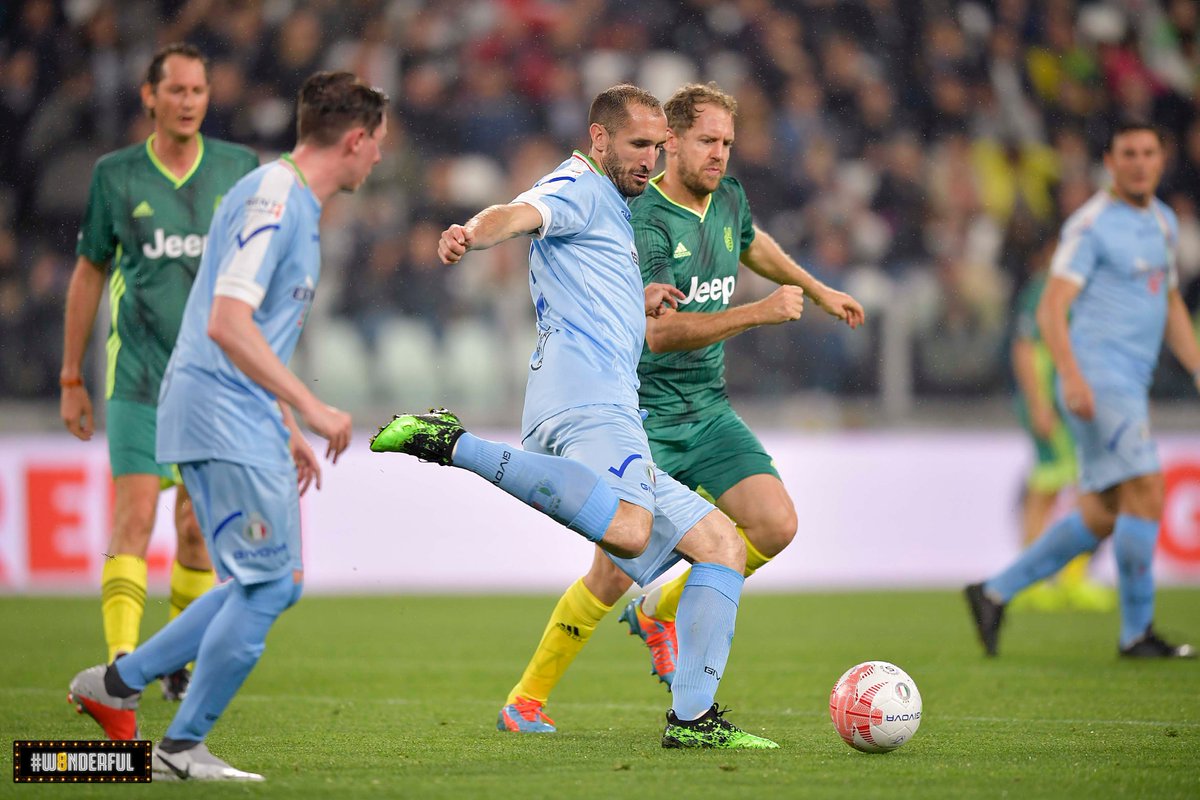 juventusfc's tweet image. Uno spettacolo per la solidarietà ❤️

La Partita del Cuore all&apos;Allianz Stadium | 📸 juve.it/k62q30oPR2l