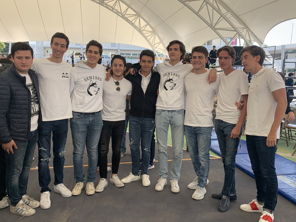 americanopuebla's tweet photo. Son una gran generación. ¡Los vamos a extrañar! #ClassOf2019 #OnceAHuskyAlwaysAHusky #ReadyForAnyghing #ProudToBePueblaAmericanSchool #OrgulloCAP https://t.co/Bd3NB2sLEZ