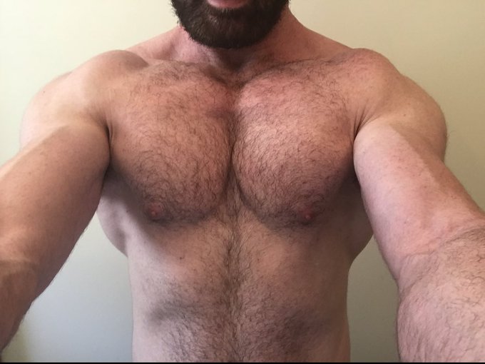 Got some errands to run then I&rsquo;ll be online at 8pm EST, see you then! https://t.co/T4BoXcsGuv