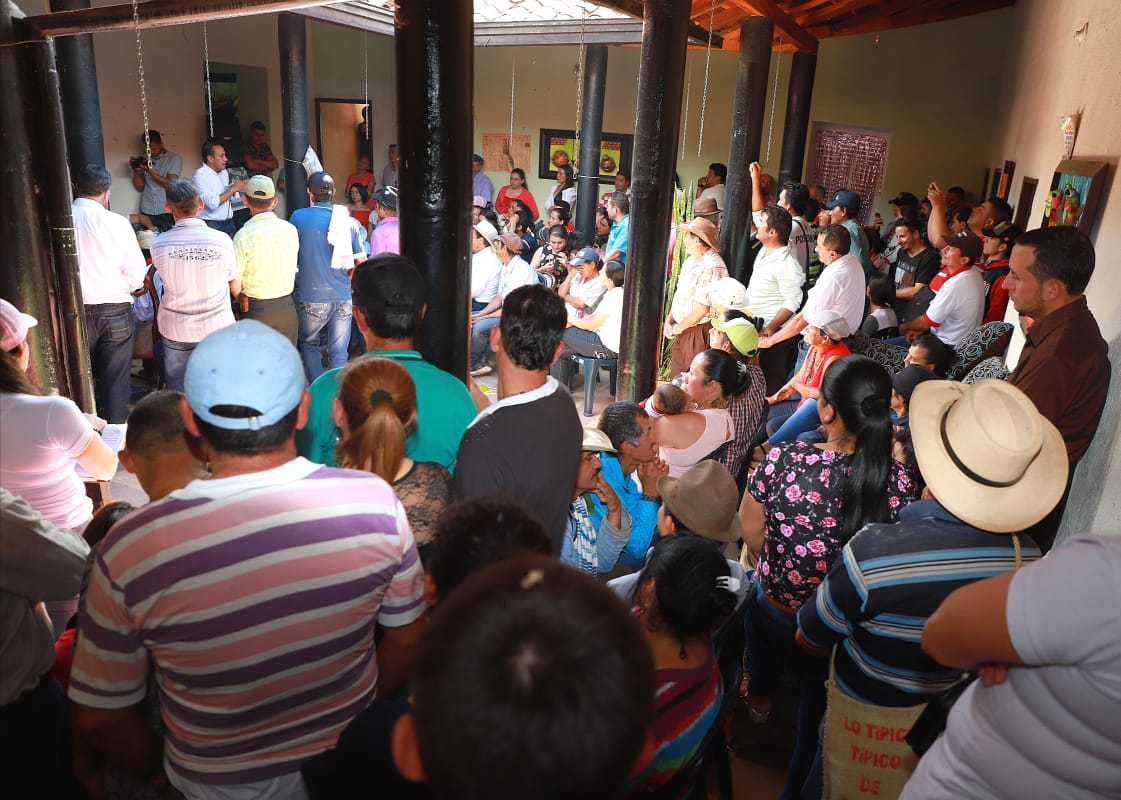 MAguilarHurtado's tweet photo. En San Joaquín, ‘la capital fiquera de Colombia’, escucho las peticiones de la fuerza más importante que tiene un líder: ¡Su gente!

#SiempreSantander https://t.co/5qGi0ewmpA