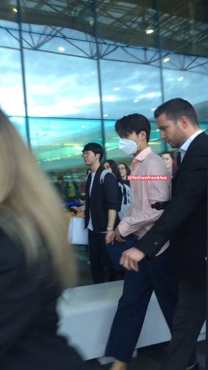 _sighnancy_'s tweet photo. I can’t believe I saw him😭 #ItalyWelcomesKai #kaiinrome #exoinitaly https://t.co/xRM874zj9X