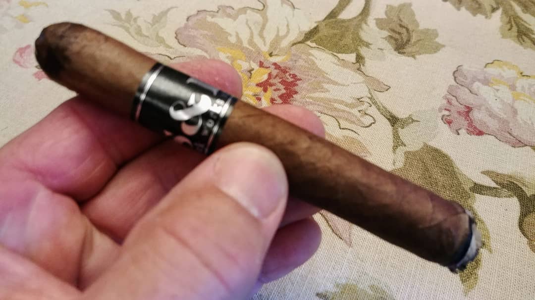 Tiny_Tim's tweet photo. Review of the S&R lancero by Black Works Studio
https://t.co/dPPUYbtE5q
#blackworksstudio #tinytimcigarreviews #sandrlancero https://t.co/NpQlKeRLK4