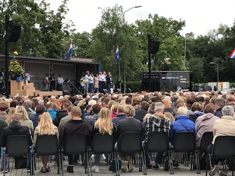 Deze week een blog van Peter Breure voorganger in de Ichthuskerk. #VoorthuizenViert #10jaar #openluchtdienst
openluchtdienstvoorthuizen.nl/2019/05/27/voo…