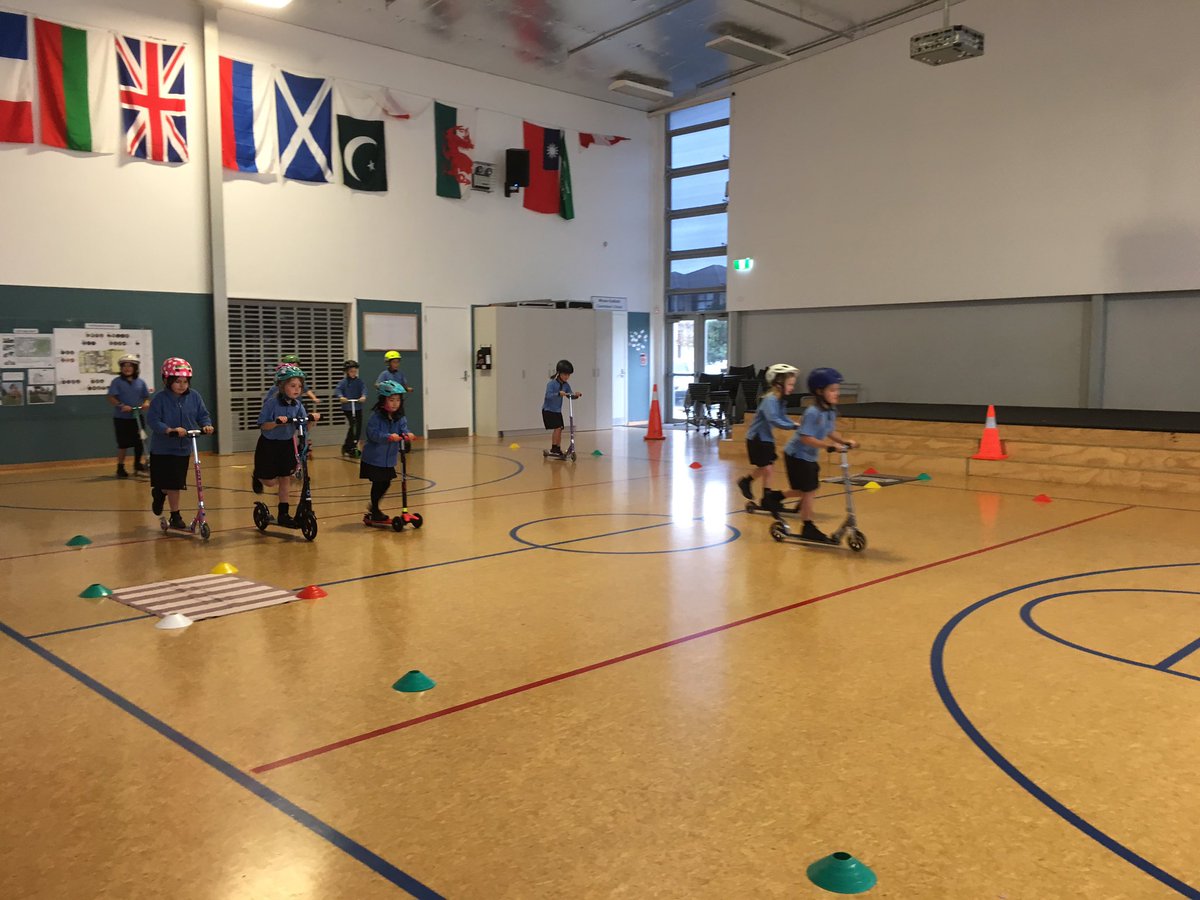 Melheng6's tweet photo. @StonefieldsSch Akomanga Whitu learning scooter safety as part of the Travelwise program! https://t.co/CjLan3FUGi