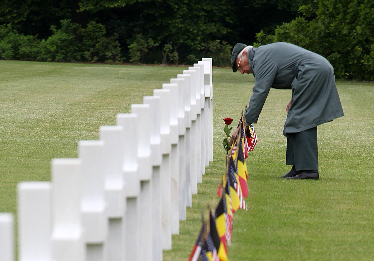 USArmy's tweet photo. Each #MemorialDay, the Ardennes American Cemetery in Belgium honors fallen U.S. service members from #WWII. 

This Cemetery is the final resting place for 5,247 Americans.

Take a moment to remember the heroes who paid the ultimate sacrifice.

https://t.co/5QsEYAtr0P

#HonorThem https://t.co/QGGyQtiZg4