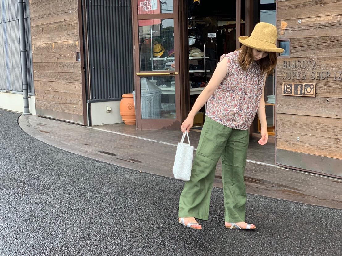 izumoss's tweet photo. .
*NewArrival*
🚺Lady's
.
#ノースリーブブラウス
¥3,900+tax
#リネンパンツ
¥5,900+tax
#ペーパーハット
¥3,900+tax
#メルカドバッグ
¥4,800+tax
#PLAKTON サンダル
¥7,900+tax
.
商品へのお問い合わせはお電話にて承っております。
.
#bingoya_supershop_izumo
#bingoya #びんごや #2019ss https://t.co/cNdNgpwJIr