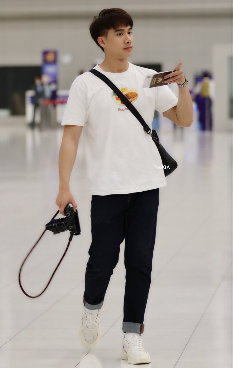Ta8_Meaw's tweet photo. น้องจะไปทางนู้น...พี่พร้อมจะไปกับน้อง
❤️🌻
#Tul_Pakorn
#GOWITHPAKORN
#2Tz https://t.co/DdI3esoOO0