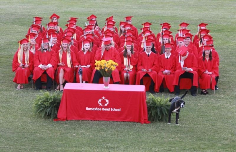 1successmaster's tweet photo. Very good boy crashes high school graduation, ‘waters’ the plants in the middle of class photo

#HorseshoeBend #SuccessMaster #SuccessMastermind https://t.co/qto61Otqpn