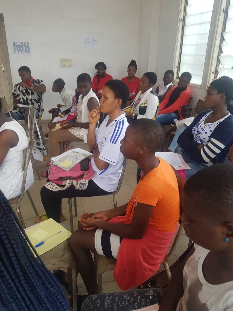 NyandohPahoT's tweet photo. Menstruation Matters to Everyone Everywhere #MHDay2019. Thanks to the program organised  by #MIVEGFOUNDATION I educated Displaced Girls of Small Soppo Buea on their #SRHR
#MenstrualHygieneDay 
#NoMoreLimits
@MHDay28May 
@Menstrualmatter 
@MenstruationOrg https://t.co/VnlZ36ijTi