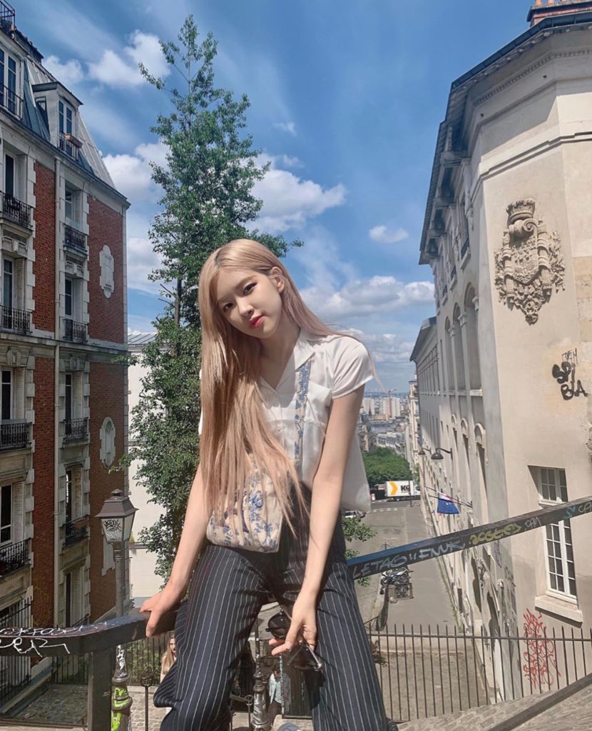 joohwangie's tweet photo. good morning sunshine ☀️ https://t.co/fgHEjvP8Jq