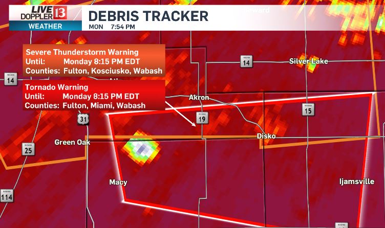 SeanAshWX's tweet photo. Tornado Debris Signature near Macy, IN in northern Miami County #Inwx 7:55 PM https://t.co/2nHDR5bxDH