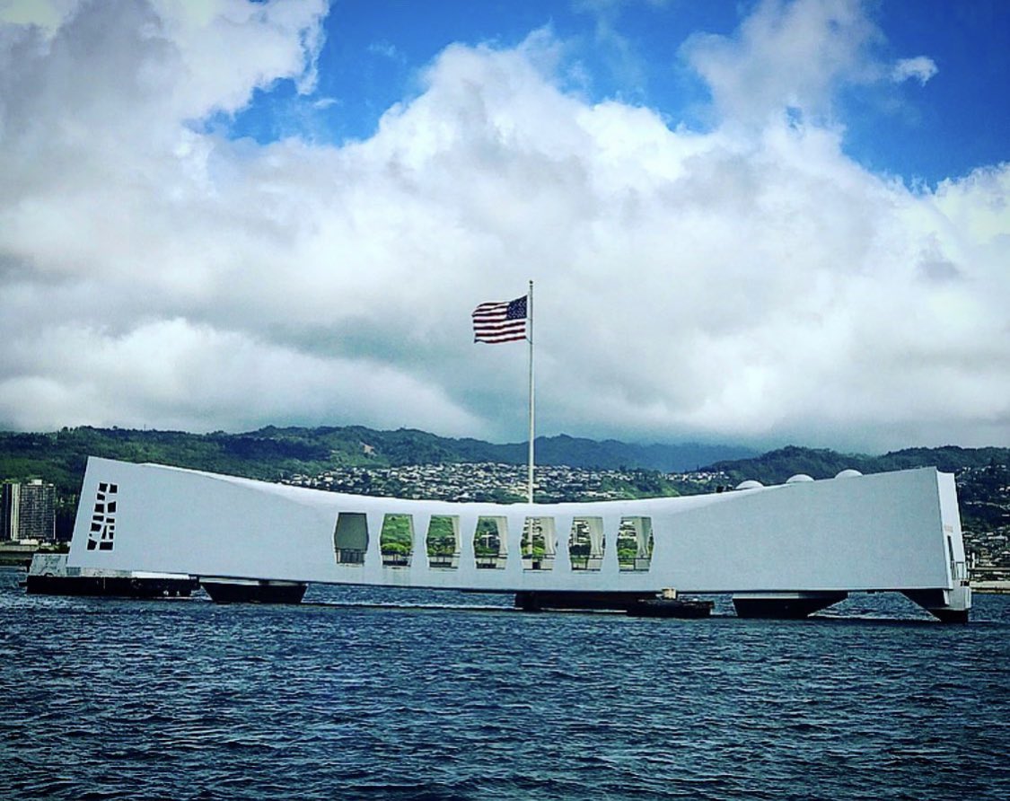 FlanneryDDS's tweet photo. ”In memory of our fallen heroes. For all who gave their yesterdays, a thank you today- on this #MemorialDay!” ❤️🇺🇸💙 https://t.co/pAdmhzEreT