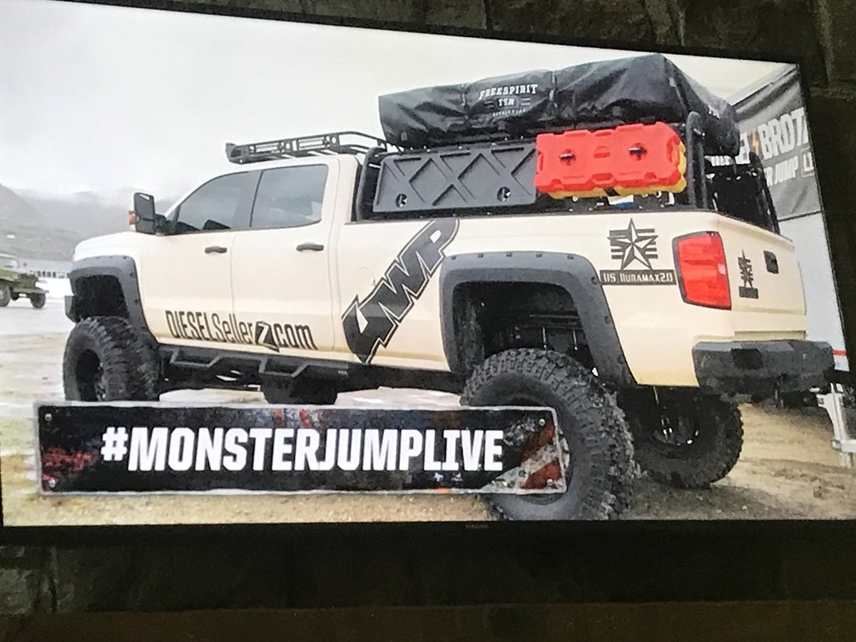 MLDBell3914's tweet photo. Diesel Brothers Live!!! 
#MONSTERJUMPLIVE #SWEEPSTAKES https://t.co/6xqg7yrpkN