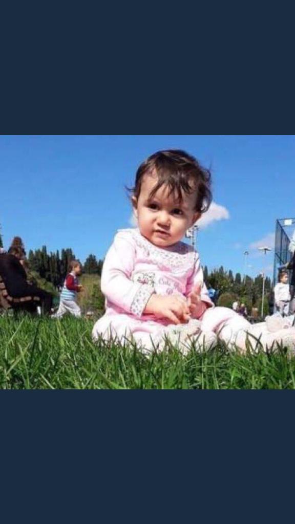 #ecrinbebek 1.5 yaşındaki bebeğe amcası tarafında tarafından tecavüz edilip parçalara ayrılıyor. Sonra köyde şeytan var deniyor. Bu nasıl zihniyet, bu nasıl vicdan. Bebek naptı mini etek mi giydi, gece dışarı mı çıktı şimdi ki bahaneniz ne. Toprak utandı siz utanmadı...