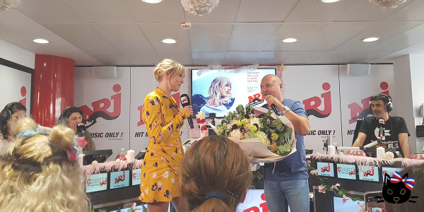 ici_taylorswift's tweet photo. Envie de découvrir @taylorswift13 sur @NRJhitmusiconly, ou simplement  d'écouter de nouveau juste pour le plaisir! C'est par ici:  https://t.co/zO8toOe9n4 et https://t.co/d7V1Jw7pEW🐱💛🇫🇷 #TaylorSwiftChezCauetSurNRJ #taylorswiftisback https://t.co/SmV2cuV7sv