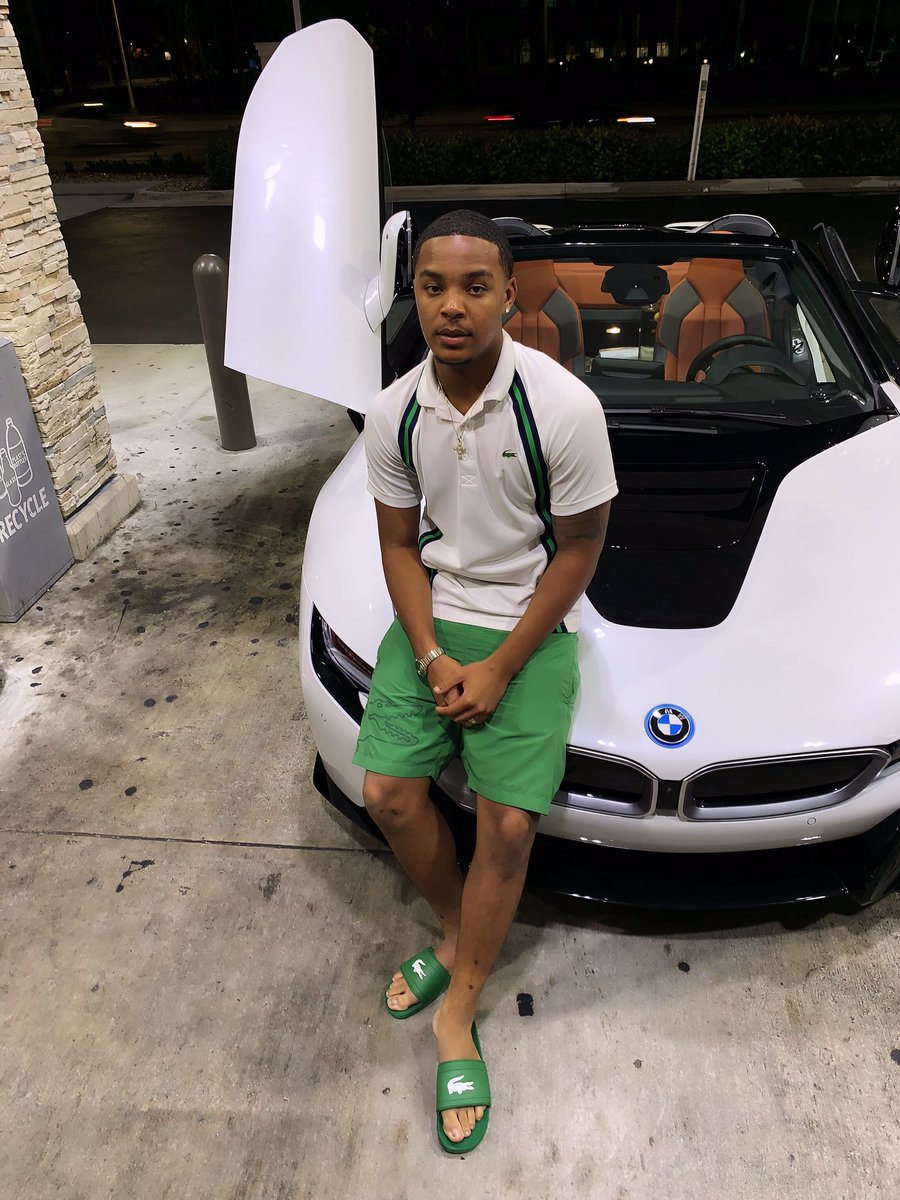 ceocoby's tweet photo. Back on my feet, my muscle up, itโs time to flex on emโ ๐ช๐พ๐๐ฐ #islandsFever #BBG600 #royaltyworld https://t.co/ahTwAjvXQ0
