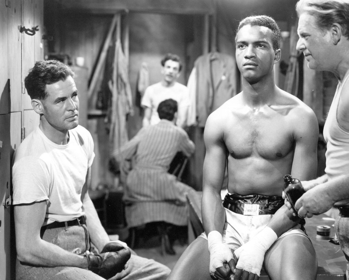 Шаг вперед 2: улицы фильм 2008. The set up 2. Топ бюджетных мониторов ютуб. Освещение для видеосъемки интервью. Подстава фильм 1949.