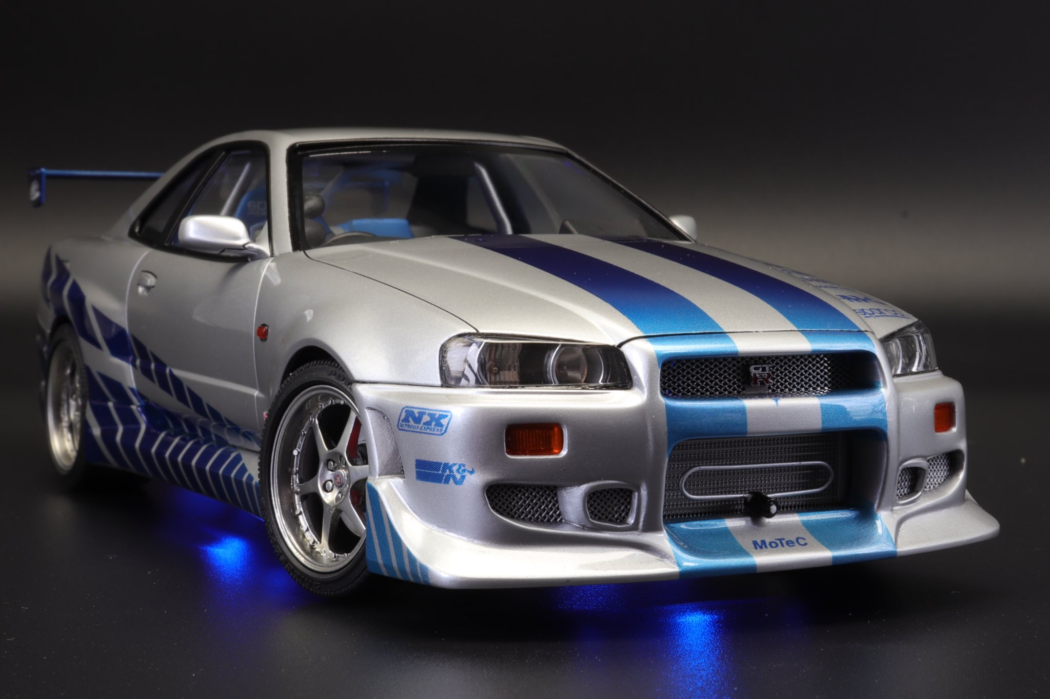 右京 タミヤ製改造 Nissan Skyline Gt R R34 2fast 2furious ワイルドスピード 2 仕様 完成しました カーモデル作り始めてワイスピも観る様になって絶対作りたいと思っていたので完成させる事が出来て嬉しいです 内装もこだわって電飾も入れてみ