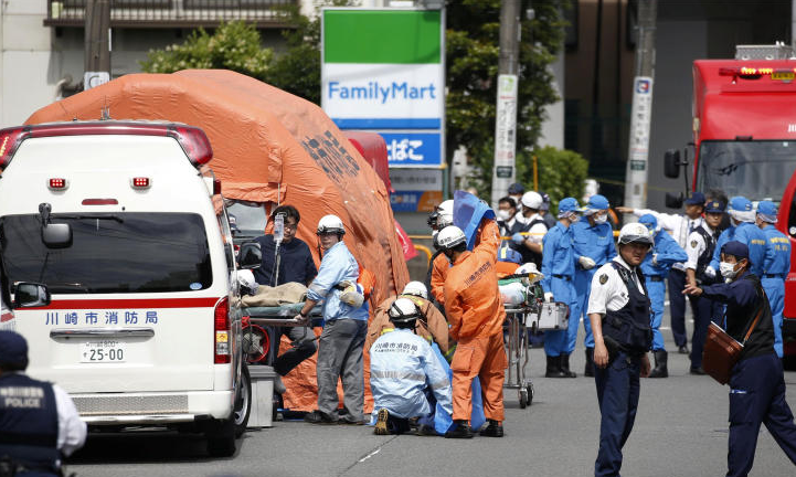straits_times's tweet photo. UPDATE: 2 feared dead, 17 injured in #Japan mass stabbing https://t.co/MNtbmb9Vth https://t.co/AMTEBPXwOK