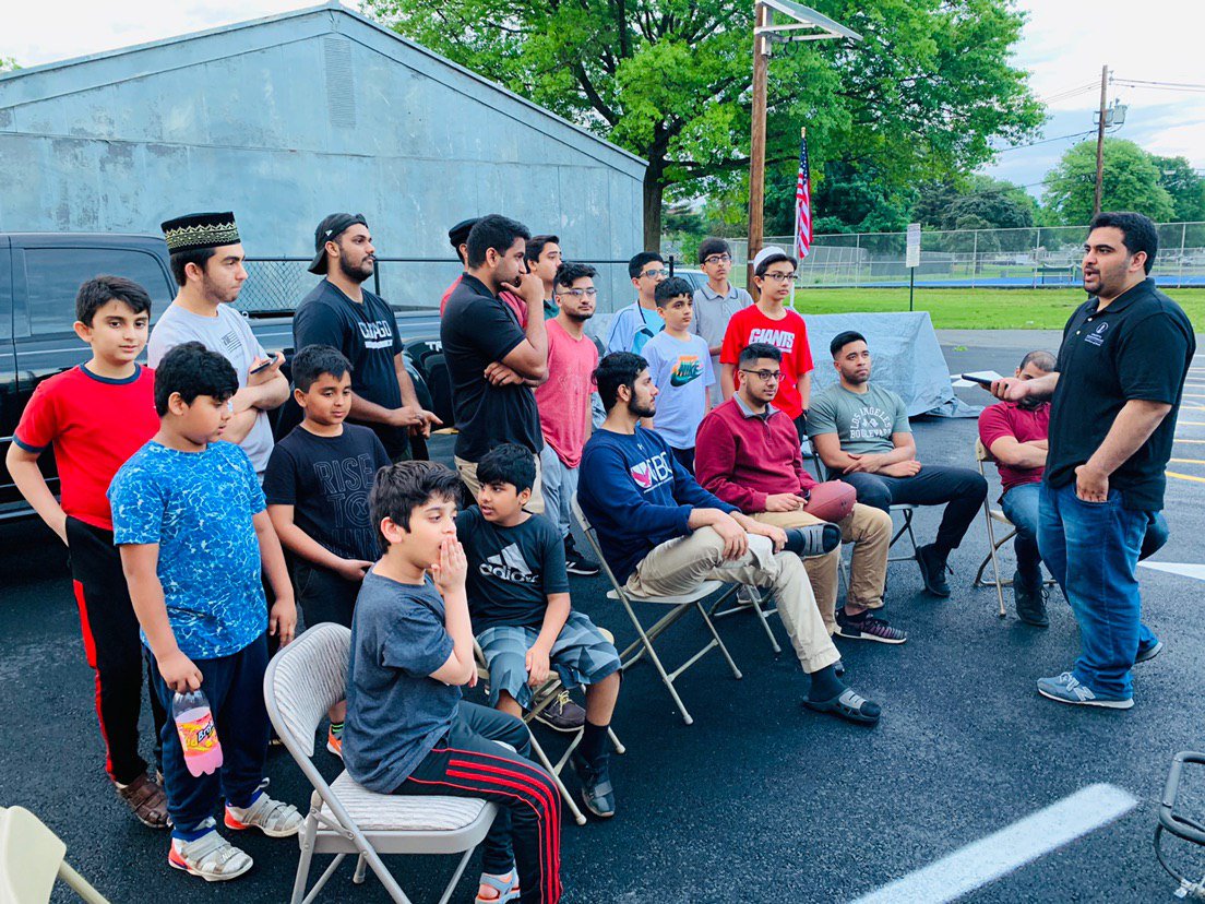 MKA_NorthJersey's tweet photo. North Jersey khuddam on the #barbecue grill during the meeting on Sunday. 

#iftar #Brotherhood #Islam https://t.co/smTTjndWnA