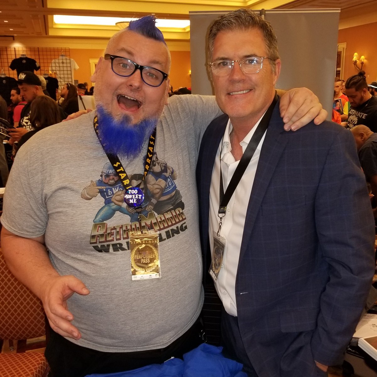 BlueMeanieBWO's tweet photo. Great to finally catch up in person with the great @primetimemooney!
#Starrcast #Starrcast2 https://t.co/l19MevokKH