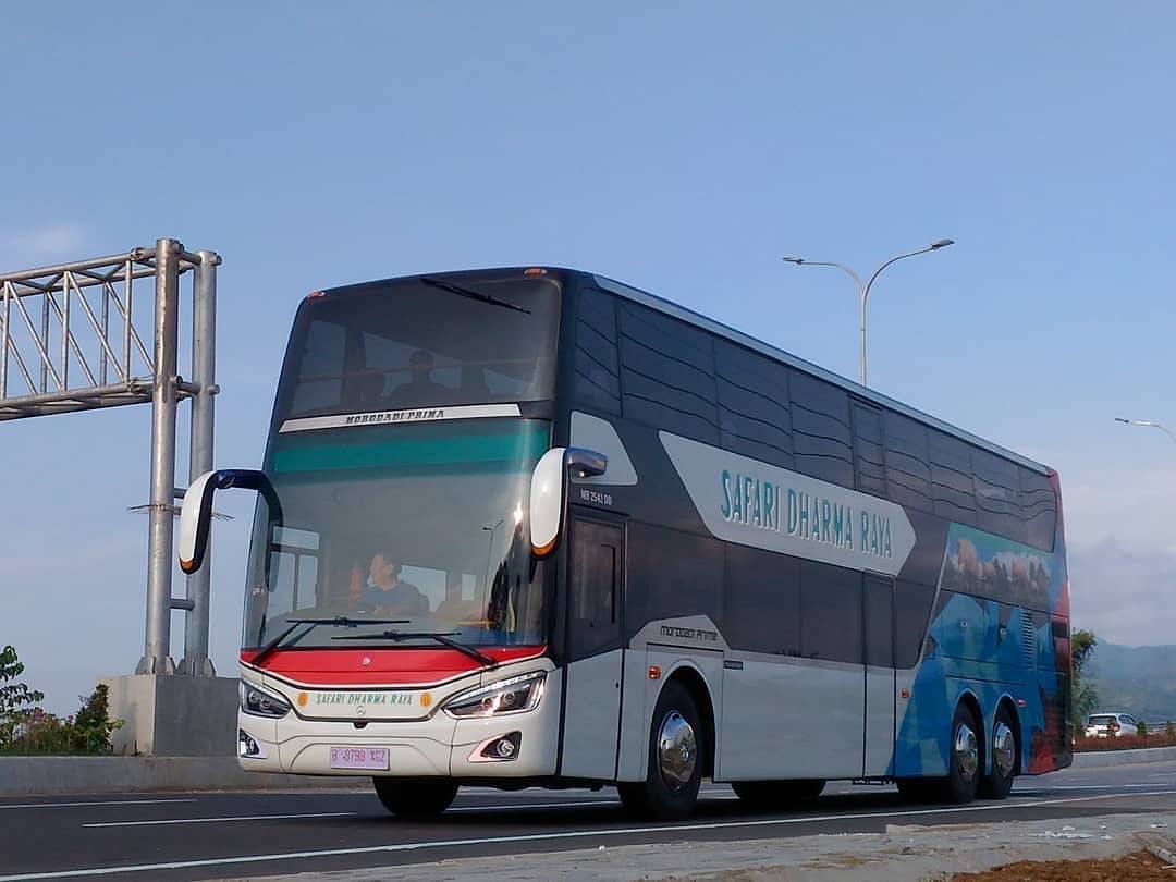 noped's tweet photo. Akhirnya isu bus tingkat milik morodadi prima terbukti
Safari Dharma Raya (OBL)
Mercedes Benz OC500RF 2542
Morodadi Prima Grand Tourismo DD
#bismania #bismaniacommunity #busmaniacommunity #busmania #busmaniacom #indonesianbus #fotobisindonesia #fotobusindonesia https://t.co/hcH7GSG241