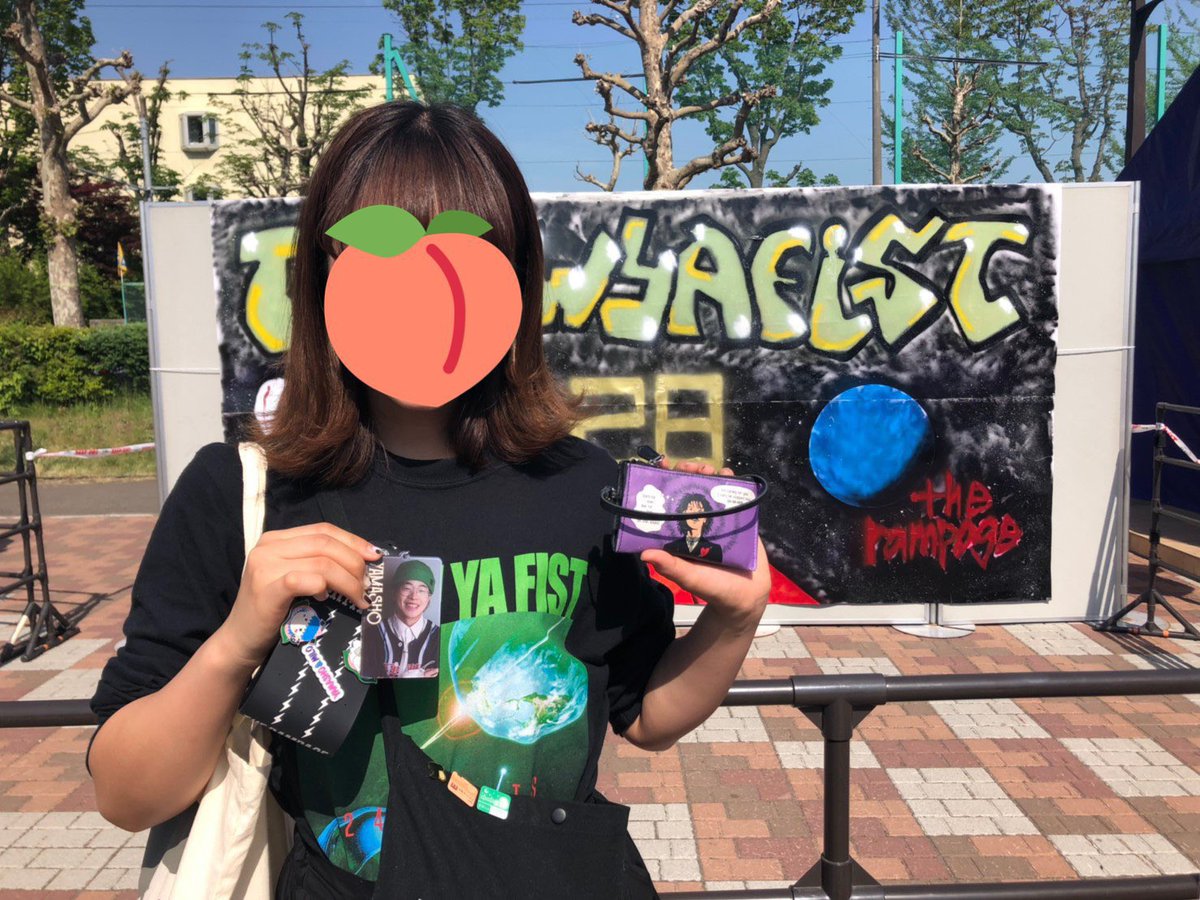 omiomiolive's tweet image. 先生とたっくんのスプレーアート🎨
人のとこに拳あったり(やたら上手い)
ツアーの思いがぎゅっと詰まってて
めっちゃかっこよかったです
家の壁にしたい
ふたりのメンプロと一緒に📷

#ガチTV
#LDHTV