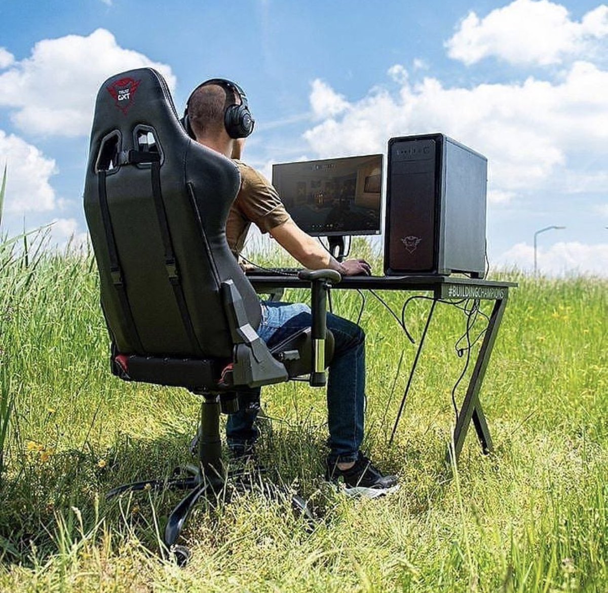 slappin_dat's tweet photo. #Mom: “Go play outside, it’s good for you!”

#me: “Okay”

#PCGamer #funny #gamergirl #gamer #dizzy #shroud #fortnite #ApexLegends募集 #apexlegends #PUBG https://t.co/sjpTeDa2jn