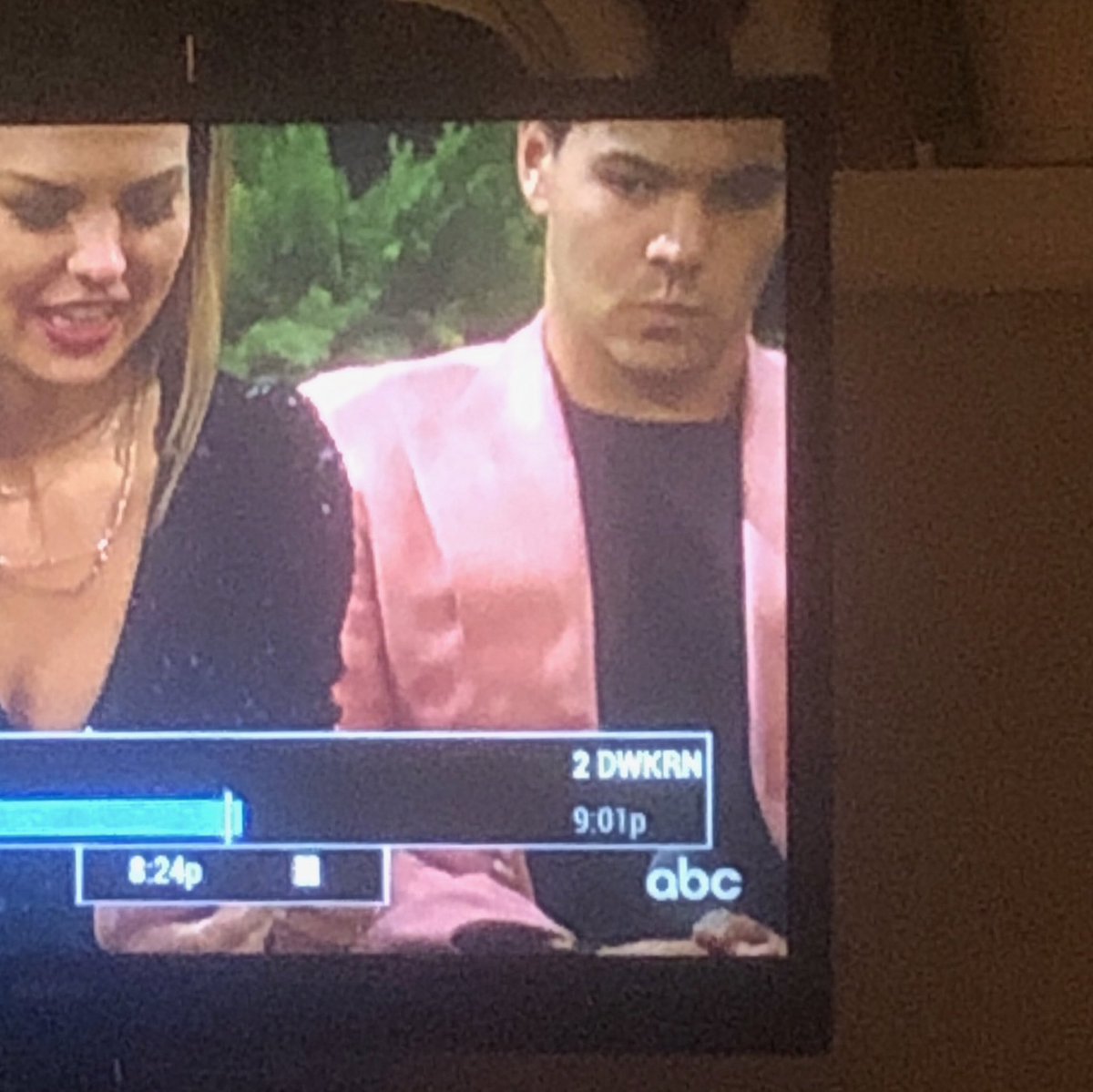 sarahbefff's tweet photo. "Bro, can I borrow your outfit for the date tonight?"

"Yo, I got you bro"

#TheBachelorette https://t.co/kPANofpBg6