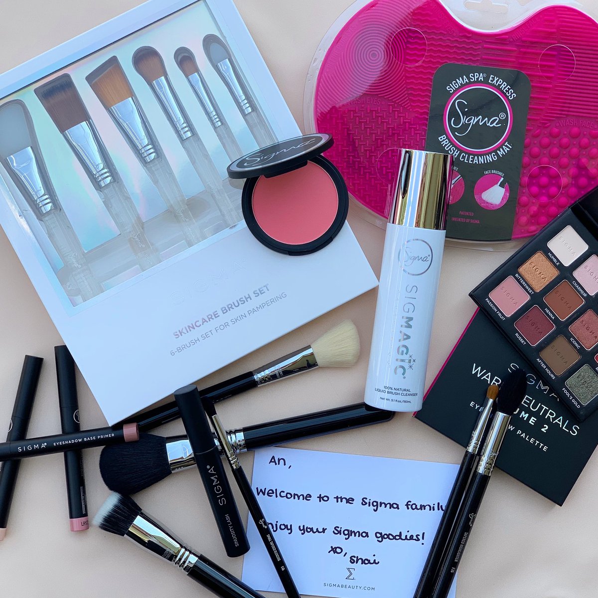 AnnNguyenMakeUp's tweet photo. Thank you @SigmaBeauty for accepting me into your Influencer Program #sigmaFarm
#sigma #sigmabeauty #sigmabrushes #sigmagic #sigmaprimetime
Use Code: ANN10 at check out to get 10%off on https://t.co/WXYqFr3s44
#discountcode https://t.co/slIO62qR8b