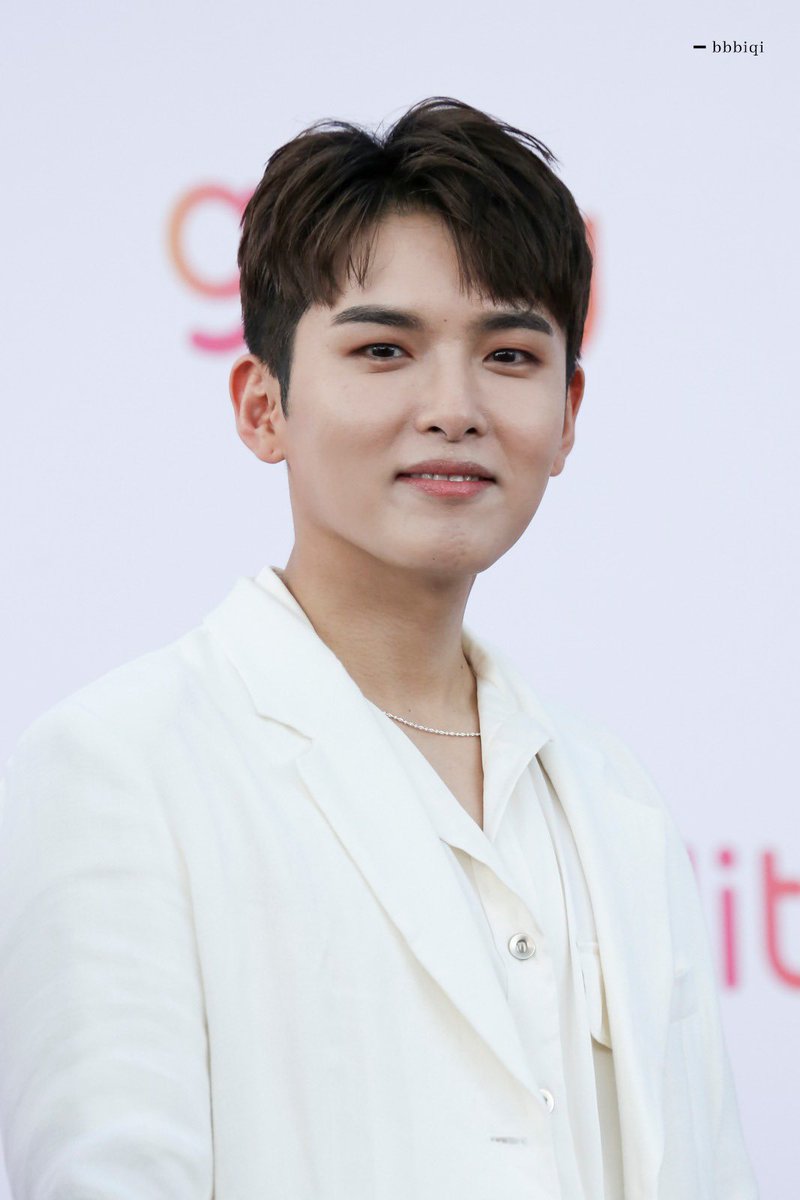 _bbbiqi's tweet image. 190526 HallyuPopFest 2019 RED CARPET #kimryeowook #Superjunior #수펴주니어 #ryeowook #RYEOWOOK #려욱 #HallyuPopFest2019redcarpet #Hallyupopfestival2019 #HallyPopFest2019