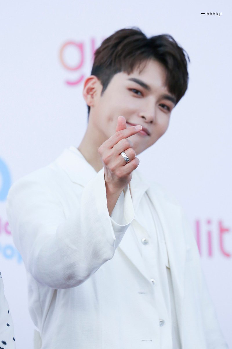_bbbiqi's tweet image. 190526 HallyuPopFest 2019 RED CARPET #kimryeowook #Superjunior #수펴주니어 #ryeowook #RYEOWOOK #려욱 #HallyuPopFest2019redcarpet #Hallyupopfestival2019 #HallyPopFest2019