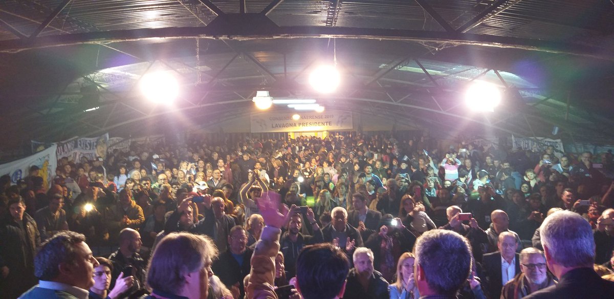Jjusticiasocial's tweet photo. Multitudinario acto de inauguración de local en Quilmes con la presencia de @chicheduhaldeok y Pre Candidatos a Intendentes de la 3ra Sección Electoral @ChicheConectada @RLavagna @claudianieto65 @MarcelaBianch14 @GracielaMyrian #Consenso19 @PLealta @DiGiuseppeWal https://t.co/j5GbH3BxmR