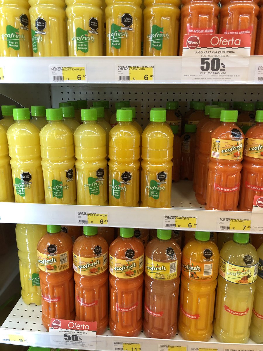 flaaxs's tweet photo. Ahora que salió la regulación nos damos cuenta que, por más que sean naturales, hay que tener cuidado con los jugos pues llevan un montón de azúcar. https://t.co/axAki6QytE