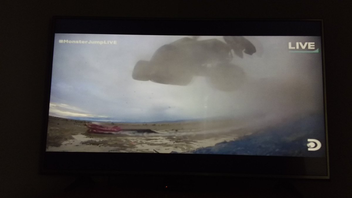 FabsMagsDesigns's tweet photo. That was totally EPIC!!! @DieselBrosTV #HeavyD totally KILLED it!!! What a way to end this #MemorialDay weekend!! Definitely didn't disappoint, CLASSIC!! 🙃❤🇺🇸 #monsterjumplive #monsterjumplivesweepstakes #sweepstakes #SweepstakesEntry #recordbreaker #awesome https://t.co/bDh8HobSbL