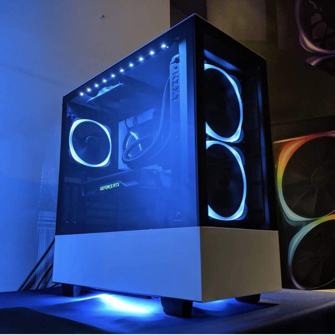 TechEtcYT's tweet photo. Me: I’m gonna get an Evolve X 

@NZXT but wait , before you do , look at this .. https://t.co/nZIi2QwlIT
