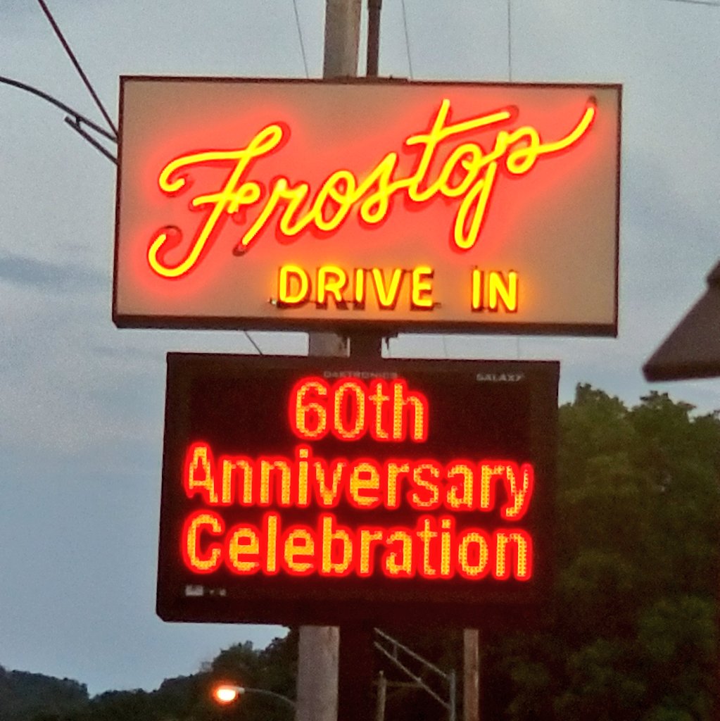 jamescmaddox's tweet photo. Mary and I walked to one of our favorite drive-in spots to help celebrate their 60th anniversary! #Frostop #Hu ntingtonWV https://t.co/7IpwdYxxcC