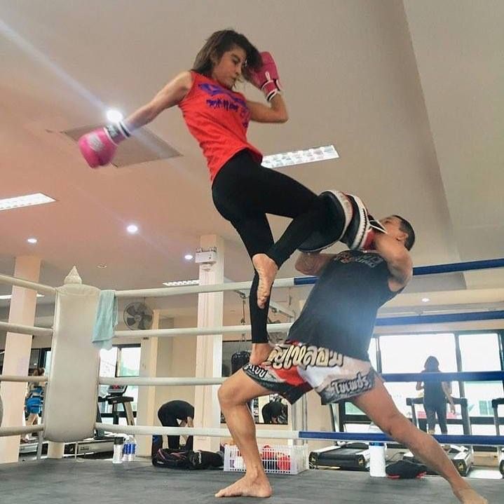Decentmartial's tweet photo. Yes ! I'm a women 😎
#fitness #kickboxing #mma #workout #motivation #bjj #martialarts #fitfam
https://t.co/XOPU9dmsou
#MartialArts #MMA #MMA_Sports_Wears #BJJGi #Wholesale #Manufacturer #BoxingItems https://t.co/eTjHGo4p2e