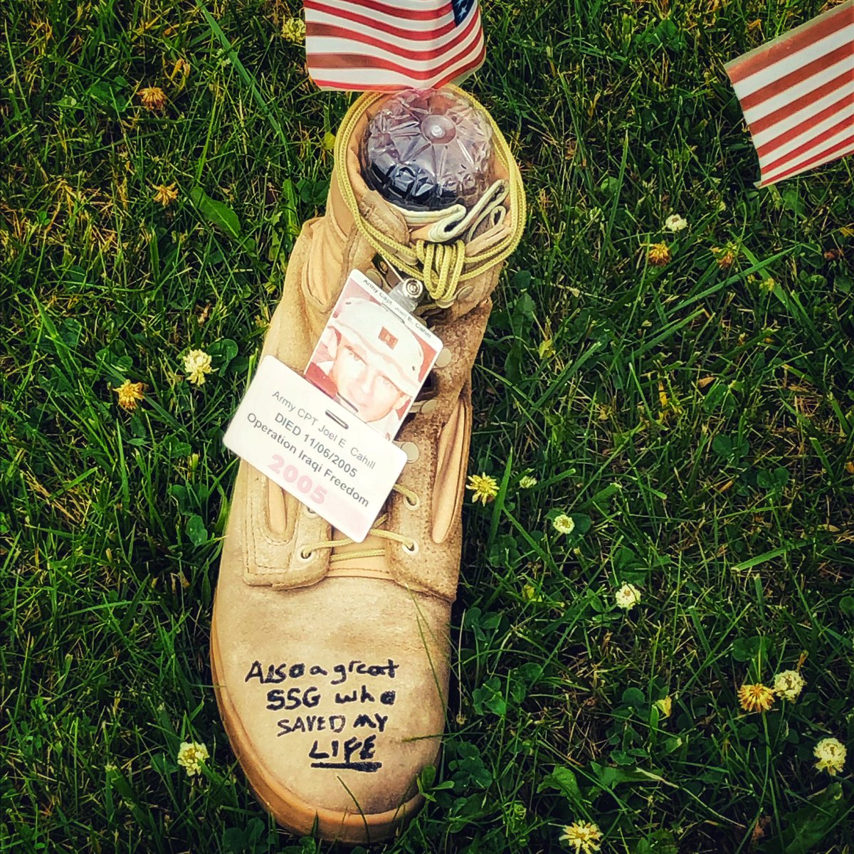 JulesMPfeifer's tweet photo. Today we walked the boot display of over 7,600 boots @FortCampbell 
Dedicated to service members of all branches who have died while serving our country since 9/11/2011.

“Live your life worthy of their sacrifices” -Debbie Lee @AmericasMighty @USArmy https://t.co/kfxnTwl9lm