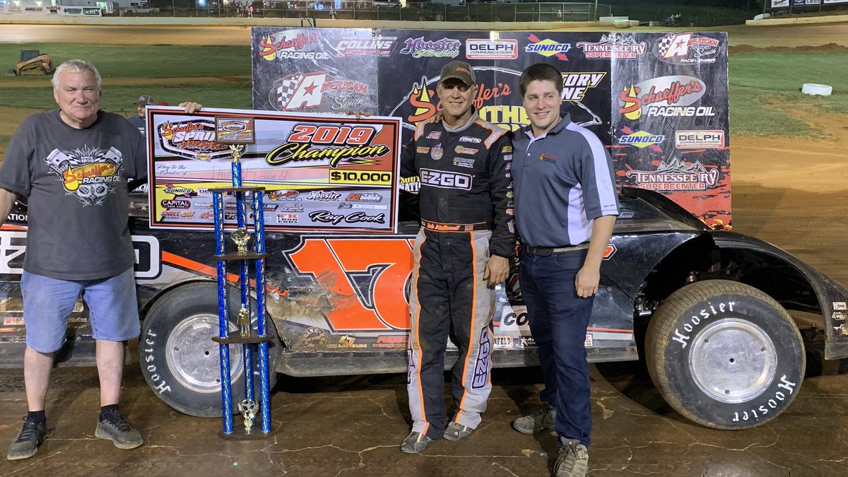 ColePerkins12's tweet photo. “Mac Daddy” @DaleMcDowell17m in Victory Lane with @SchaefferOil reps after his $10,000 @SoNationals #SpringNationals championship! https://t.co/zL7S0Te5BD
