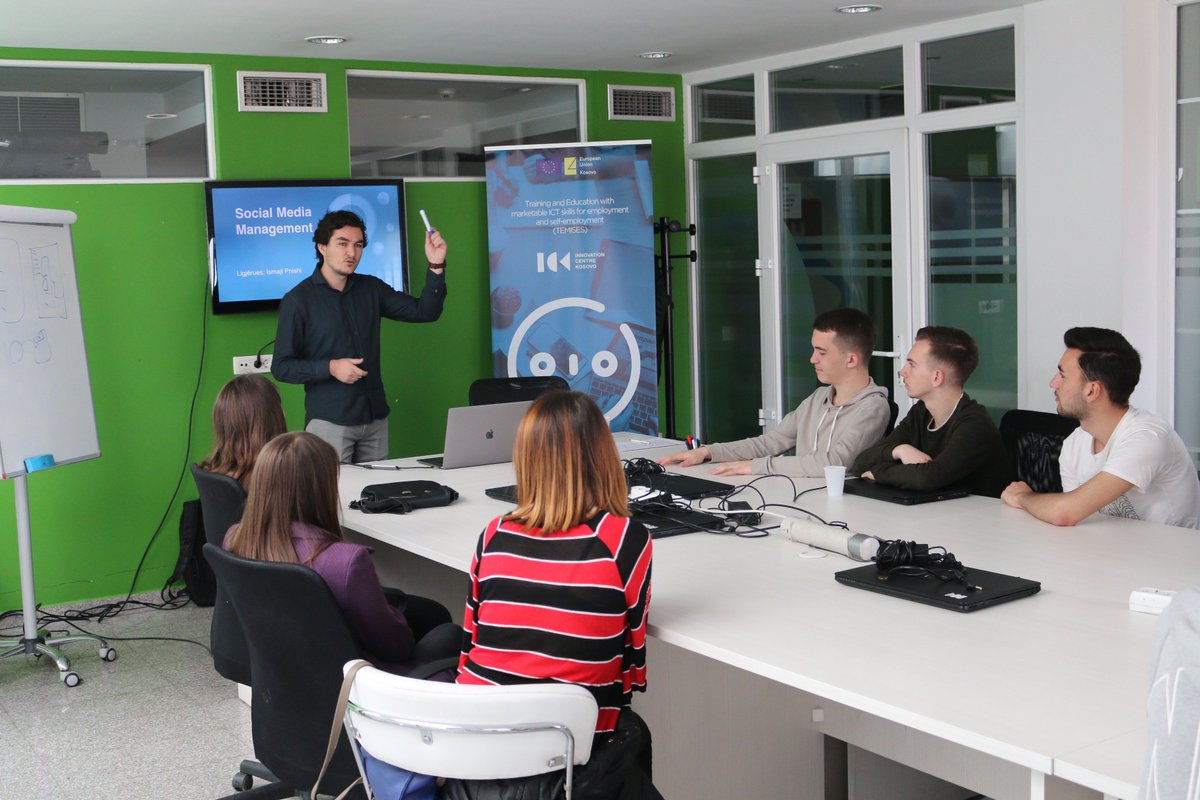 ICKosovo's tweet photo. Pas përfundimit me sukses të trajnimeve, nxënësve do t'ju ofrohet punë praktike me pagesë nëpër kompanitë dhe organizatat tona partnere.
Pjesë e programit "Training and Education with Marketable ICT Skills for Employment" mbështetur nga @EUKosovo 🇪🇺 https://t.co/3AuTAVCpyH