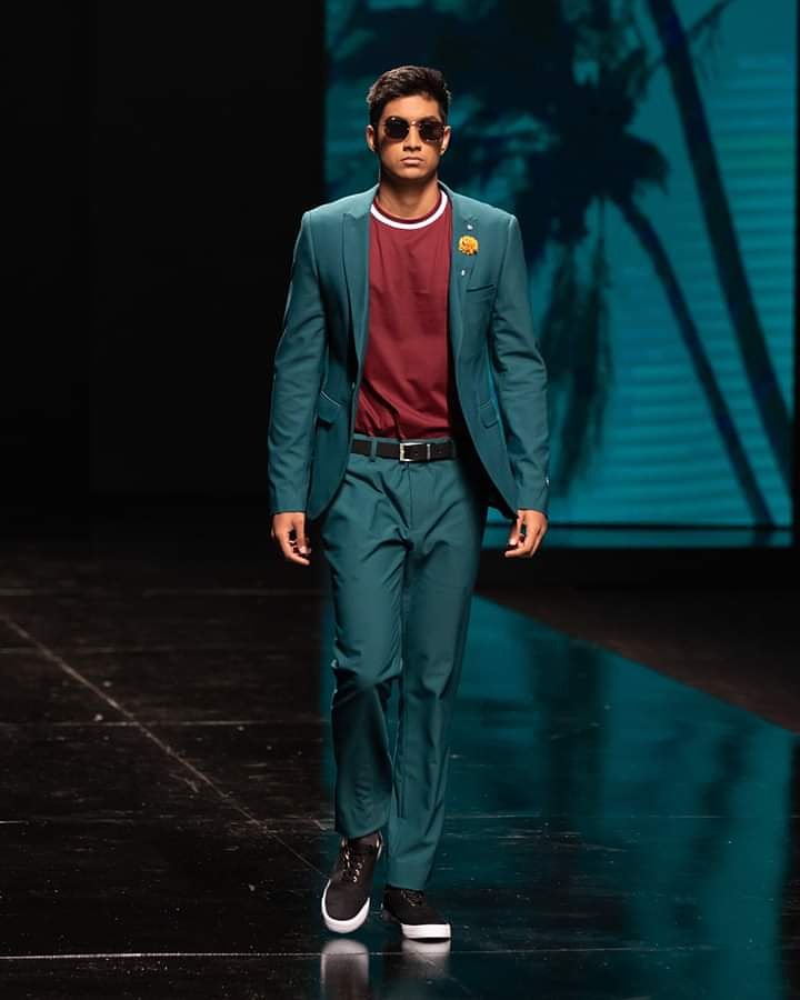 Dbnfashion_fair's tweet photo. Are you looking to add a bit of originality to your style for a smart occasion? We have the perfect answer: @Markham_1873...... Be Inspired by our runway #DFF2018  #designer #fashion #trendsetter #suit 👌❣️ Photo cred: Photography by Thobelani Mdletshe https://t.co/hX6KUFkWld