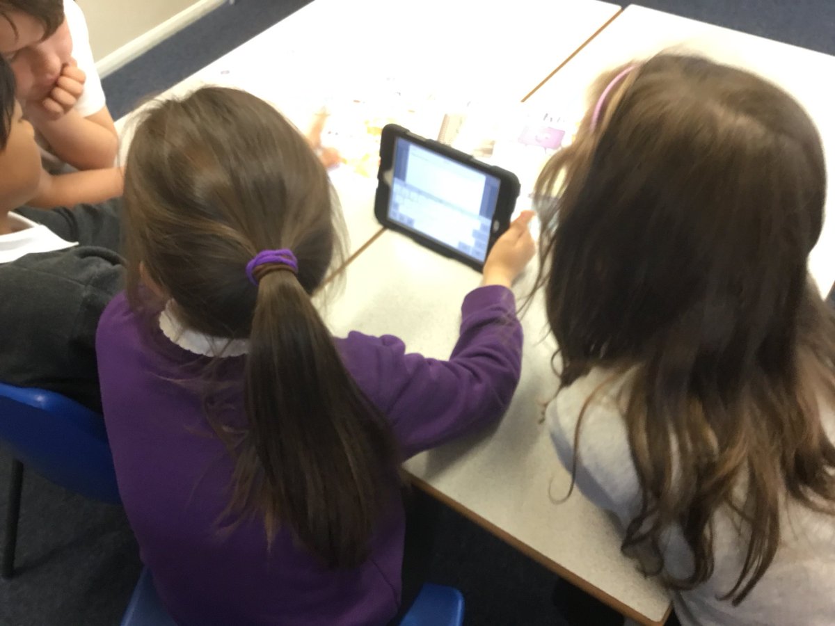 Portyschool's tweet image. Working in their cooperative groups, P3/4P created digital books on the Book Creator app about the five different food groups. #FoodGroups #Healthy #CooperativeLearning #Teamwork
