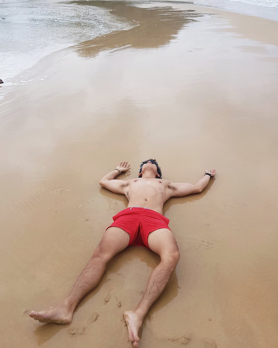 Als_Creed's tweet photo. Patong ka pls. Wag sa mukha ko. 🤣 https://t.co/o2PastmZQH