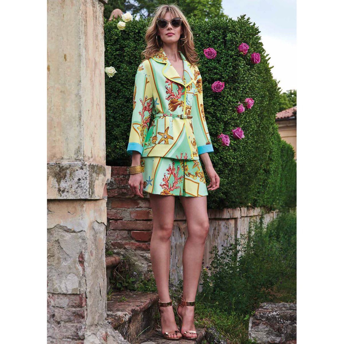 daniela_drei's tweet photo. I look and stare so deep in your eyes
💓💘💓
GIACCA 2820 SHORT 2836
#danieladrei #danieladreicollection #fashionista #SS2019 #fashion2019 #fashionaddict #outfitoftheday #outfitinspiration #fashioninspiration #springideas https://t.co/27U7nyNY6L