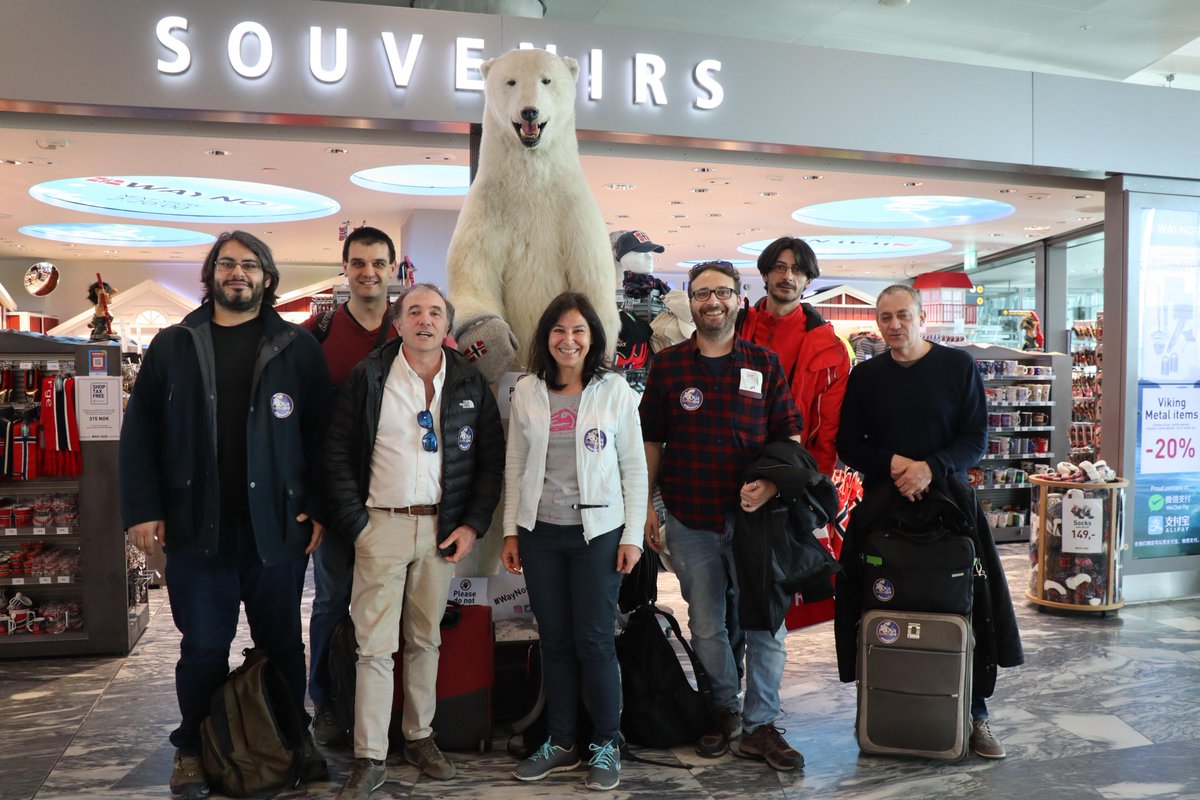 cref_official's tweet photo. I membri della spedizione #PolarquEEEst2019, provenienti da Bari, Bologna e Ginevra,  si sono trovati all’aeroporto di #Oslo! #EEENyAlesund #ProgettoEEE #centrofermi #countdown -2 https://t.co/rLthdvut1t